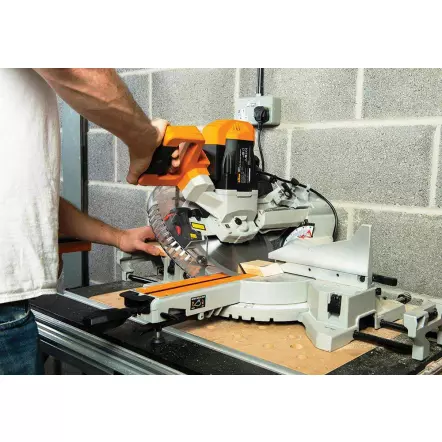 TRITON - TCMS254 - Scie à Onglet Radiale diamètre 254 mm - Hauteur de coupe 64 mm - Puissance 1800 W