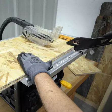 PEUGEOT-ENERGYSAW-185ASP-Petite-Scie-Circulaire-sur-table-avec-aspiration-integree-2200-W-Hauteur-de-coupe-42-mm-132007-3
