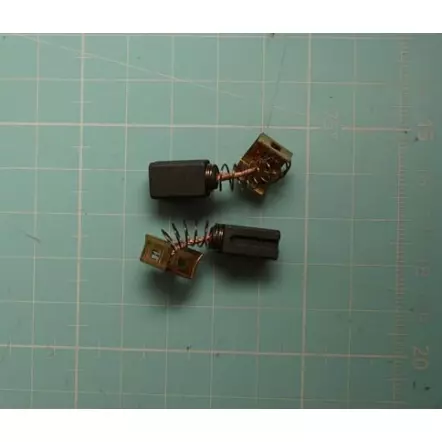 Jeu de charbons pour fraiseuse PJ100PRO