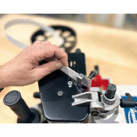 PEB250+ EVOLUTION - Plaqueuse de chants portative à bac à colle 830 W 120-200°c - Hauteur du chant 10 - 62 mm