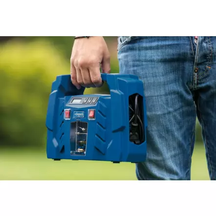 AIR FORCE 5 - Compresseur portatif 12V/230V Pression 8 bar max. + kit d'accessoires 5 pcs