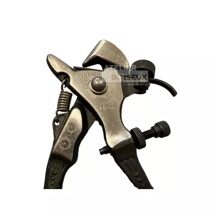 Pince-a-avoyer-3