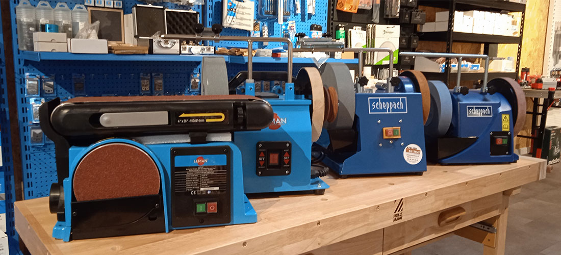 Exposition de machines à bois - Magasin de Maromme